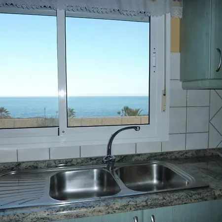 Sleeps 6 Pool Wifi 度假居 *